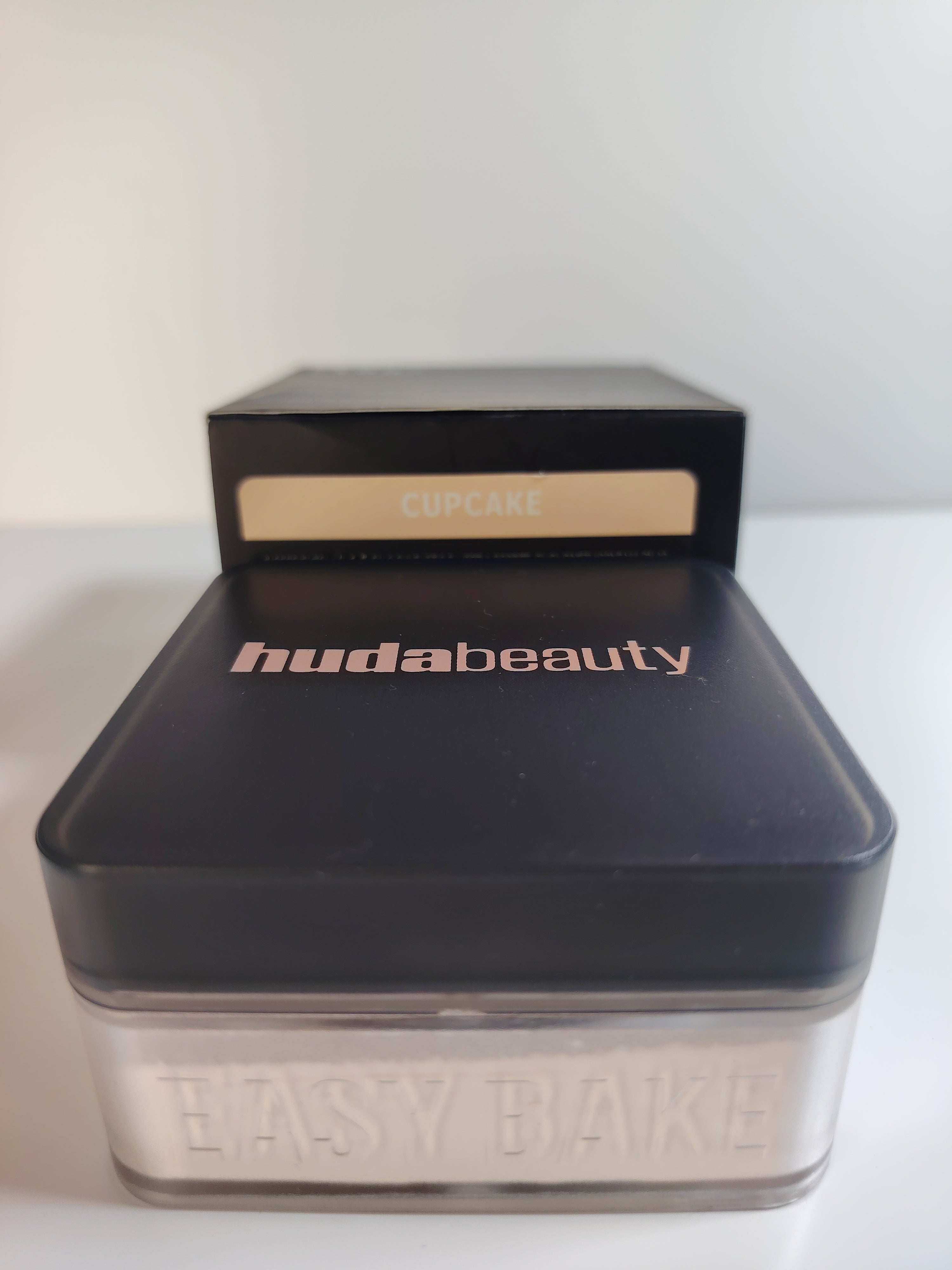 Easy Bake Poudre/HUDA "Cupcake"